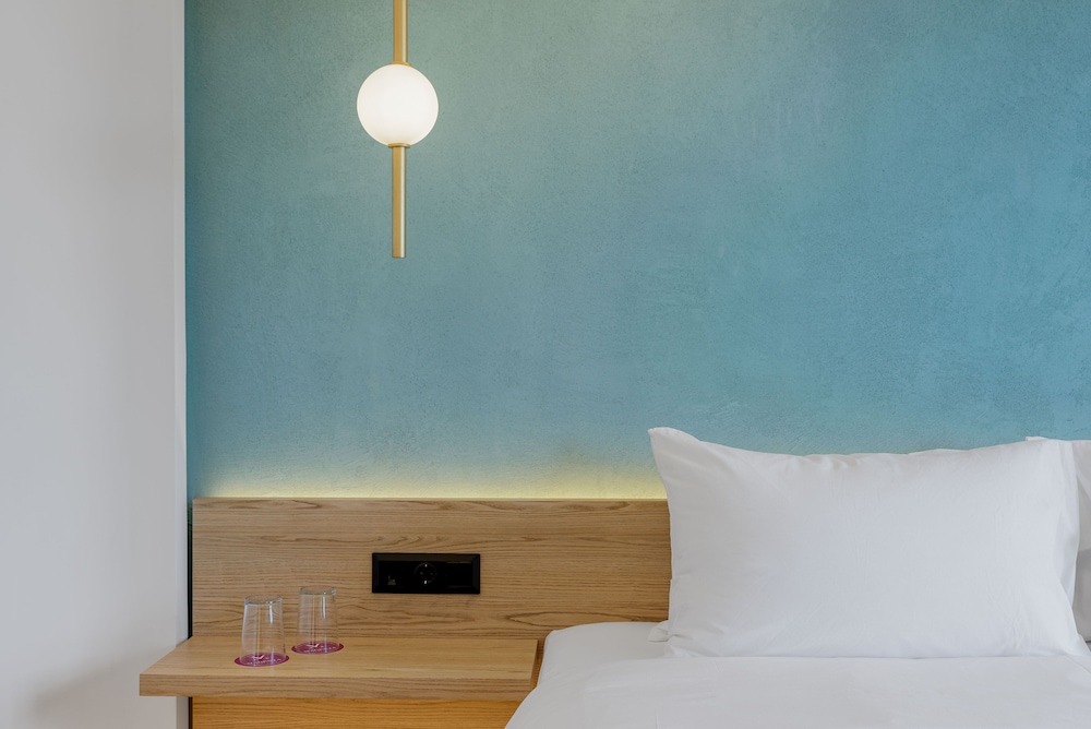 Acropolis Magenta Luxury Suites 18
