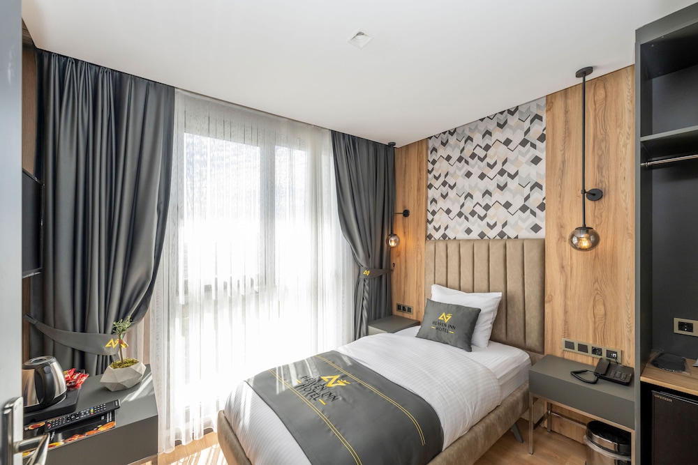 Heaven Inn Airport Hotel 18