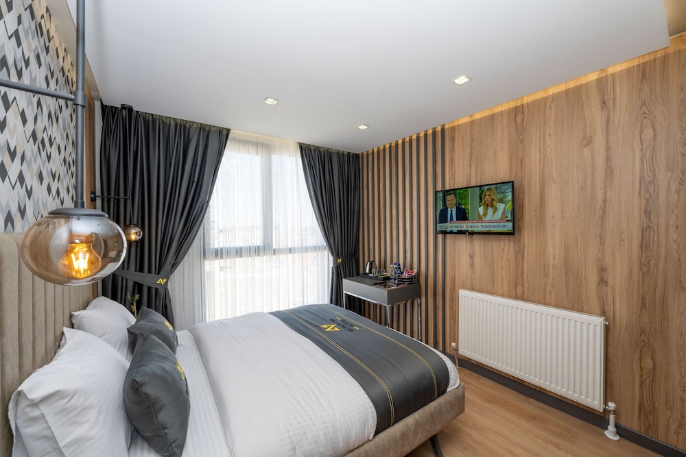 Heaven Inn Airport Hotel 24