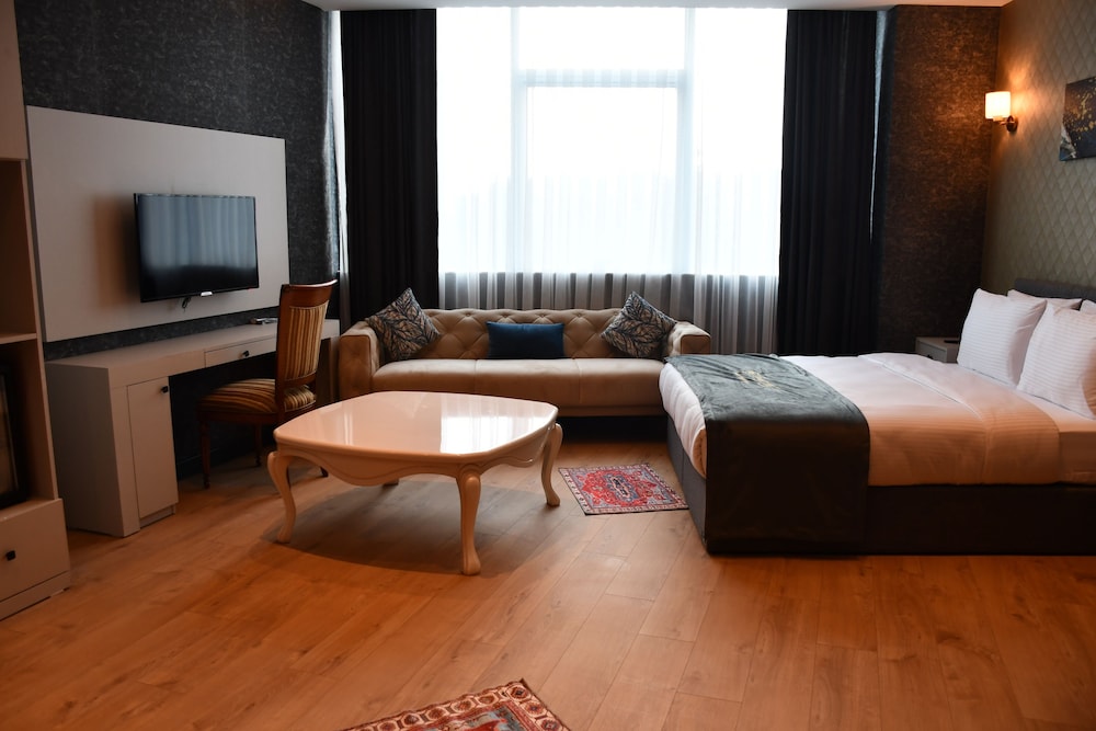 Hmz Luxury Hotel 11