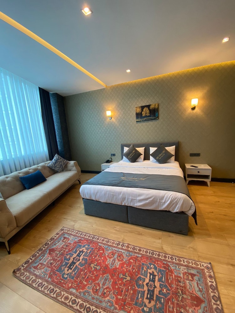 Hmz Luxury Hotel 24