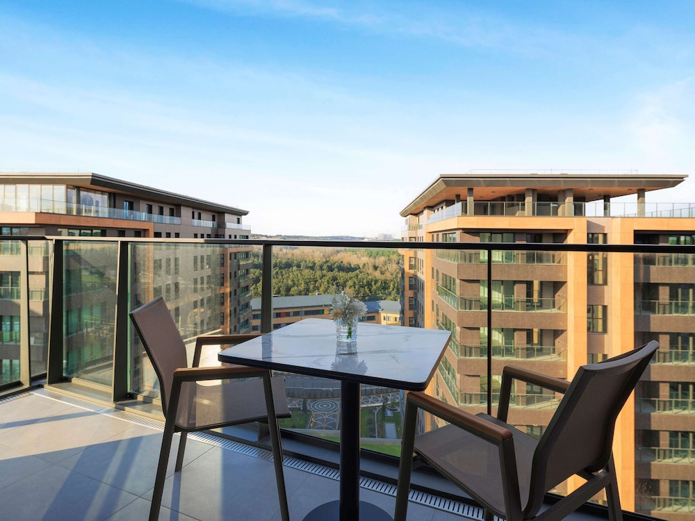 Mövenpick Living Istanbul Çamlivadi 14
