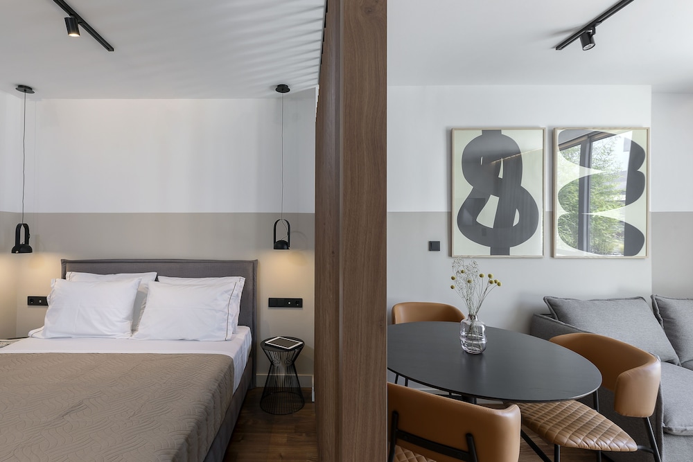 The Athenians Art Apartments 3