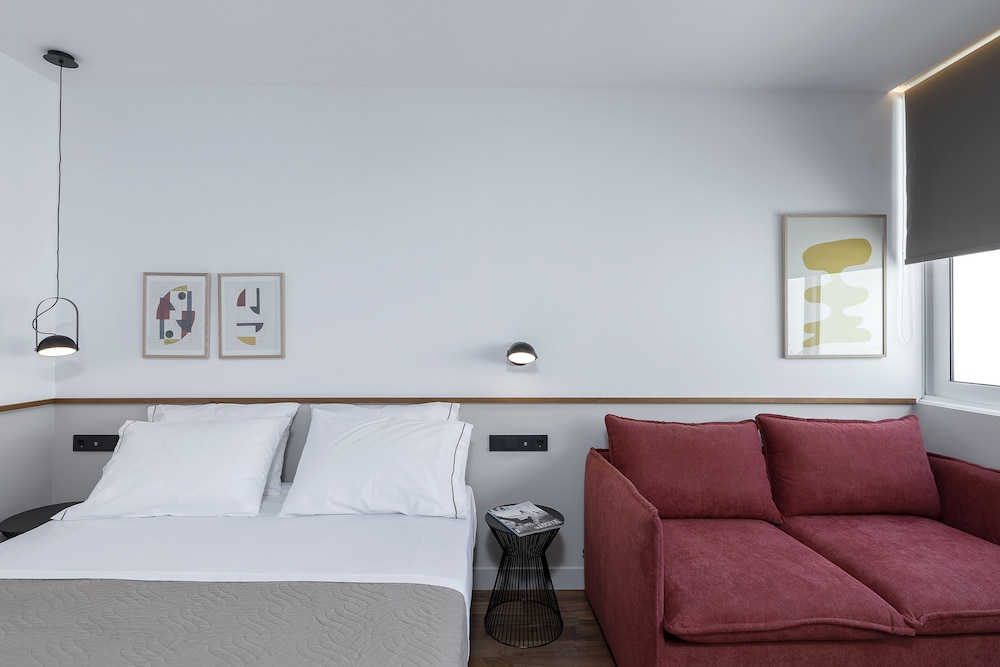 The Athenians Art Apartments 21