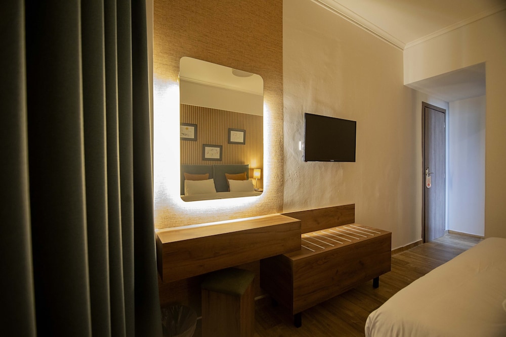 Falireon Hotel 6