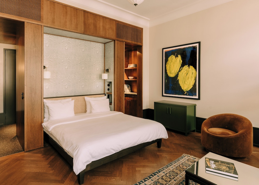 Boutique Hotel Château Royal 13