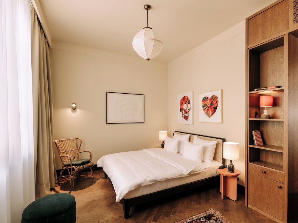 Boutique Hotel Château Royal 12