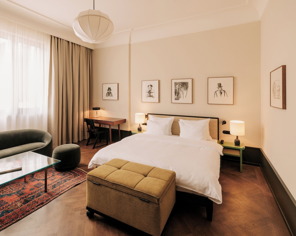 Boutique Hotel Château Royal 11