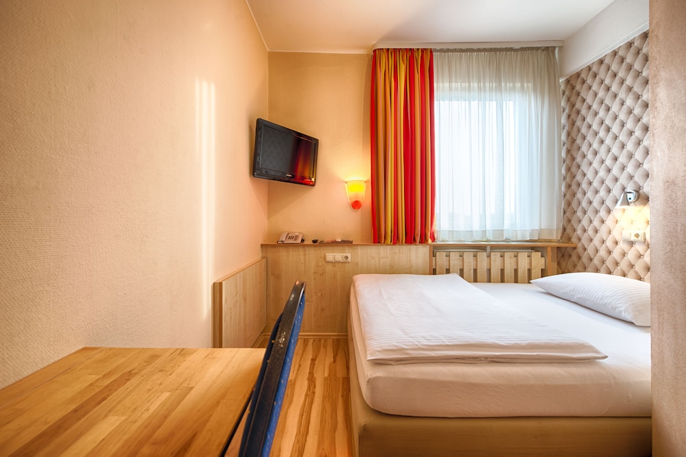 enjoy hotel Berlin City Messe 16