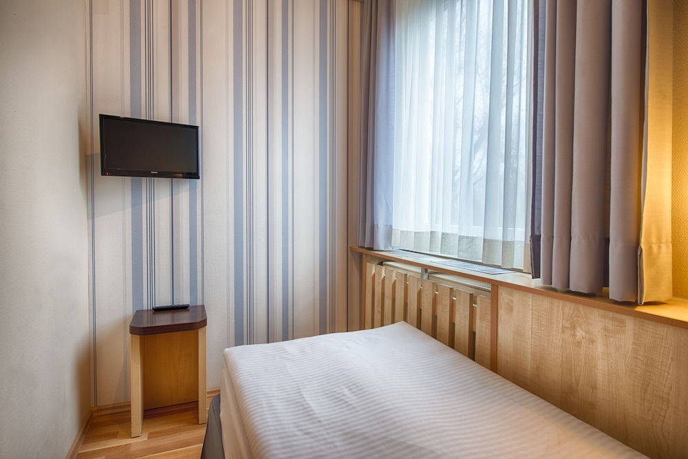 enjoy hotel Berlin City Messe 13