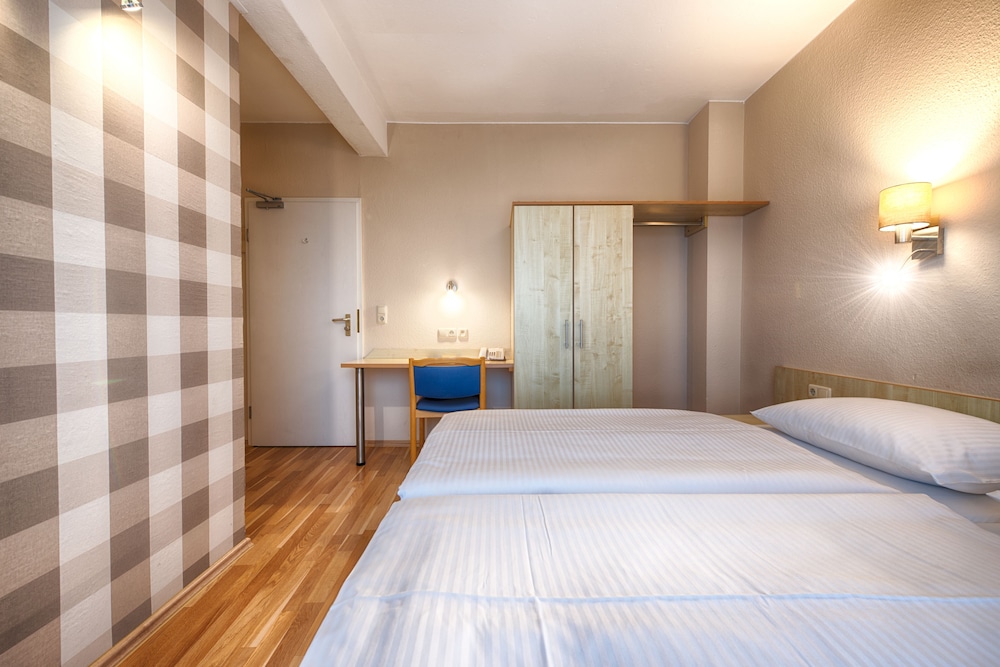 enjoy hotel Berlin City Messe 12