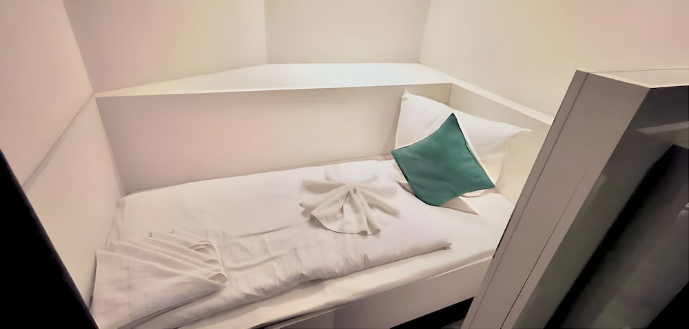 Alfa Hotel 8
