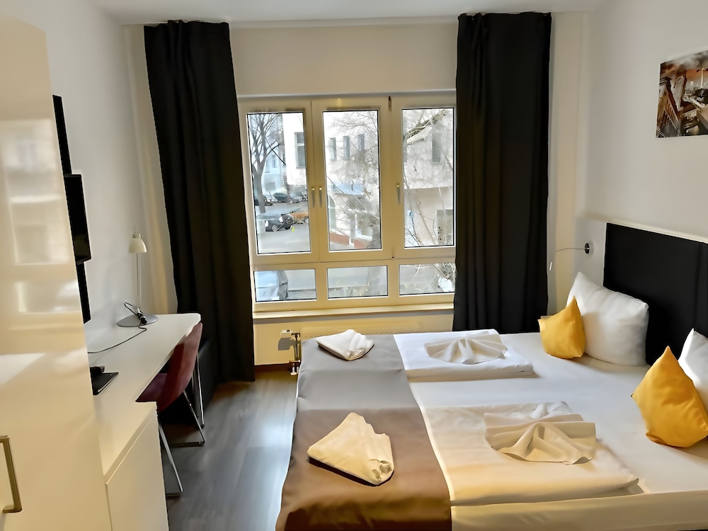 Alfa Hotel 1