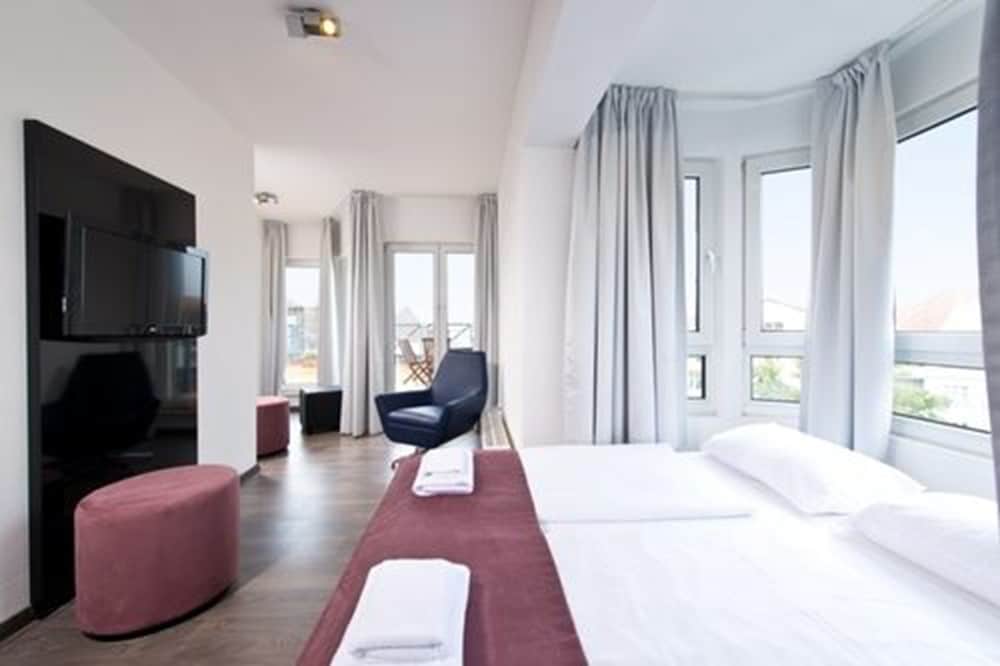 Alfa Hotel 3