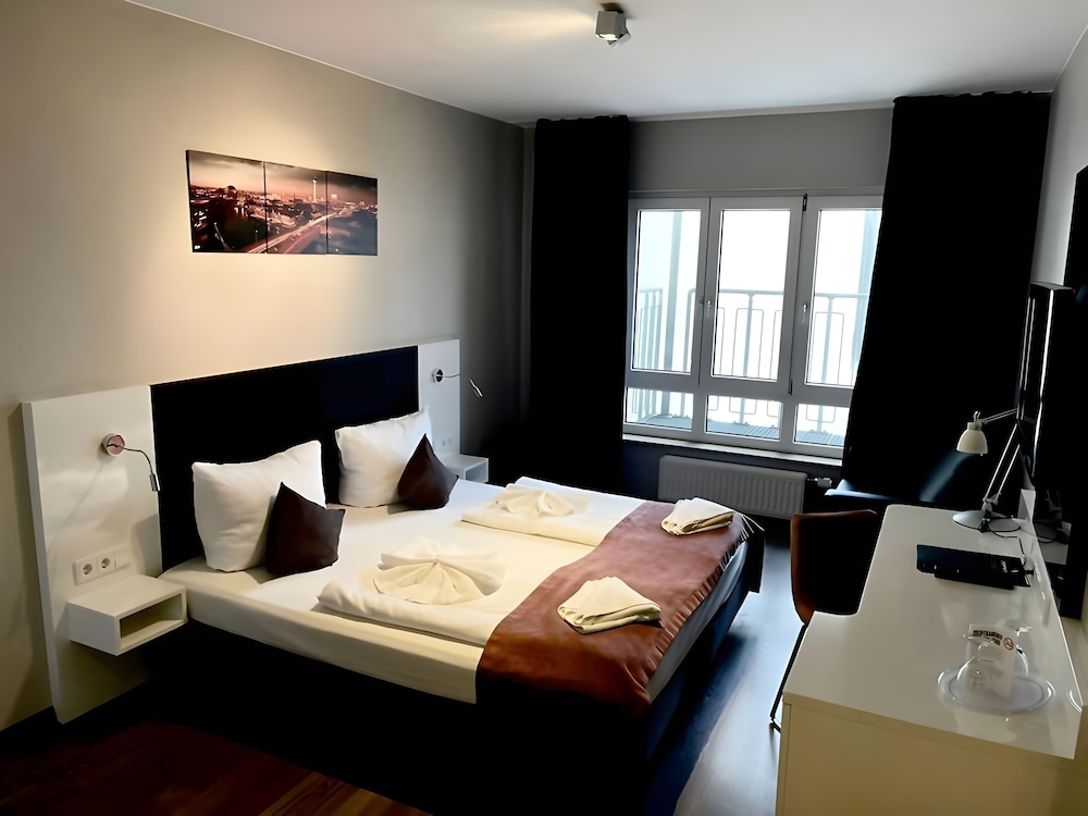 Alfa Hotel 7
