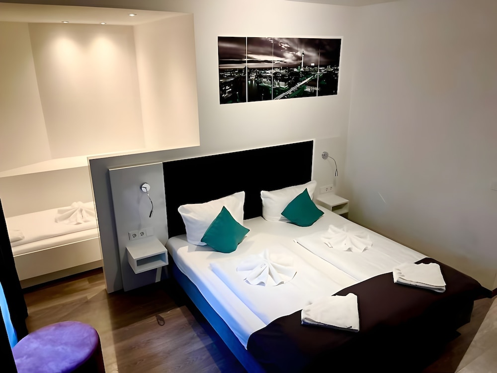 Alfa Hotel 9