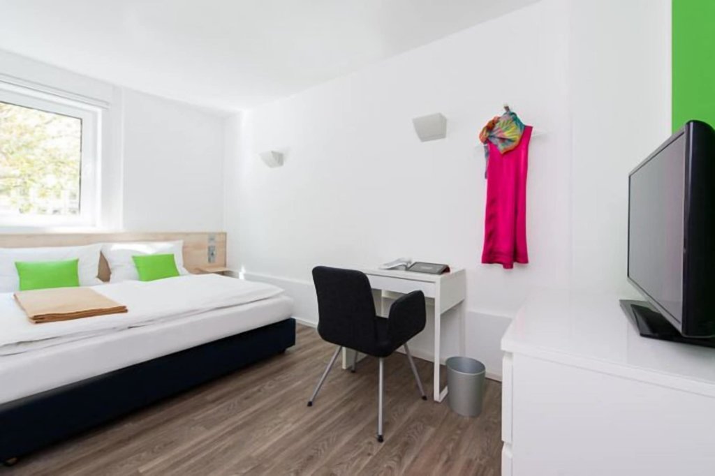 Nuno Hotel Köln City 19