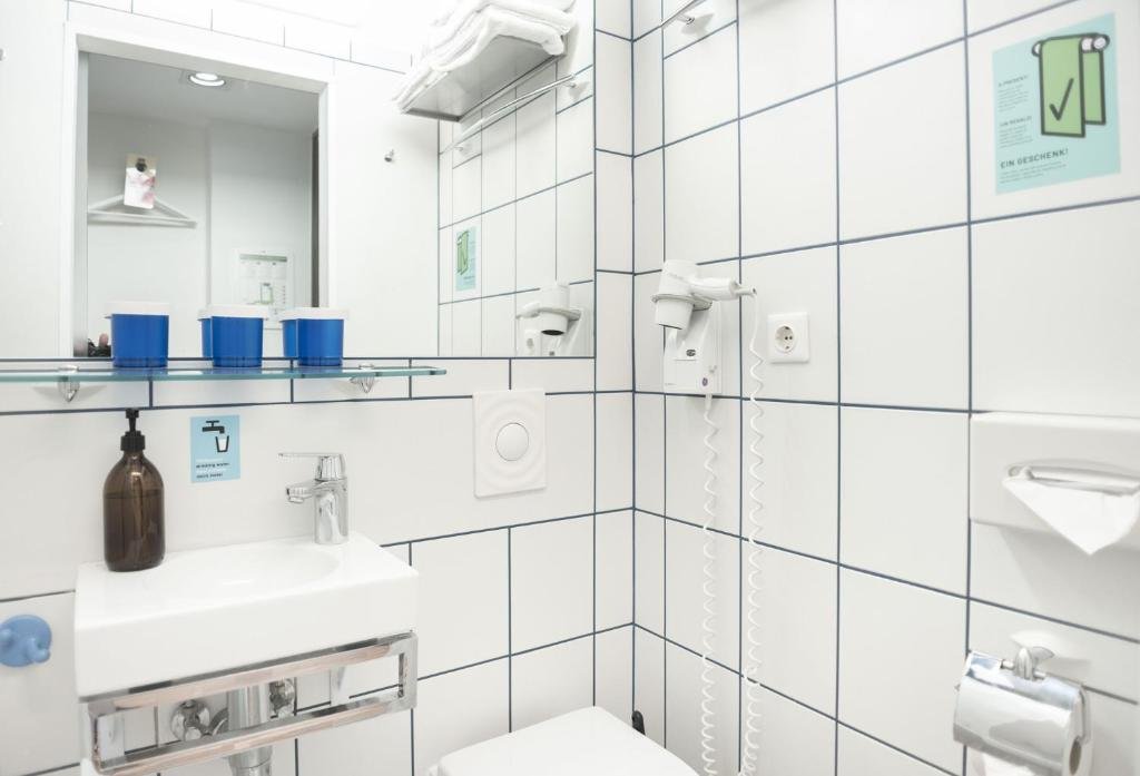 Nuno Hotel Köln City 24