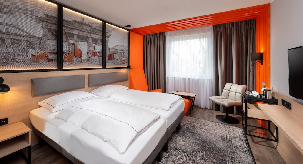 ibis Styles Berlin Treptow 12