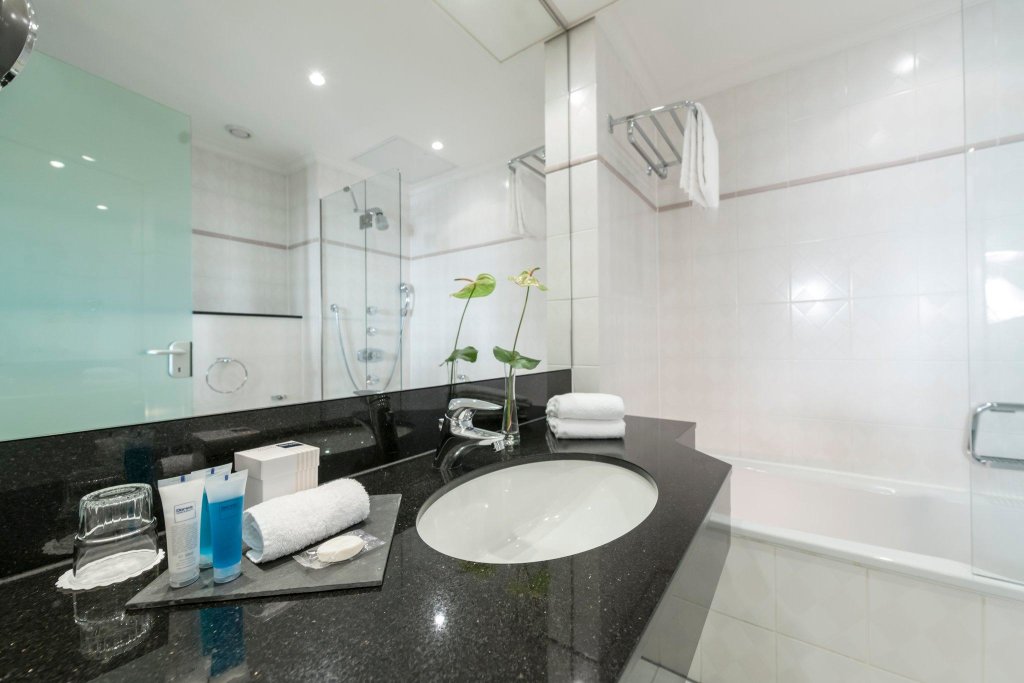 Hotel Dorint Bonn Venusberg 14