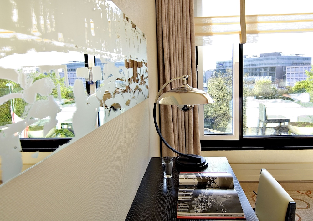 Sheraton Berlin Grand Hotel Esplanade 4