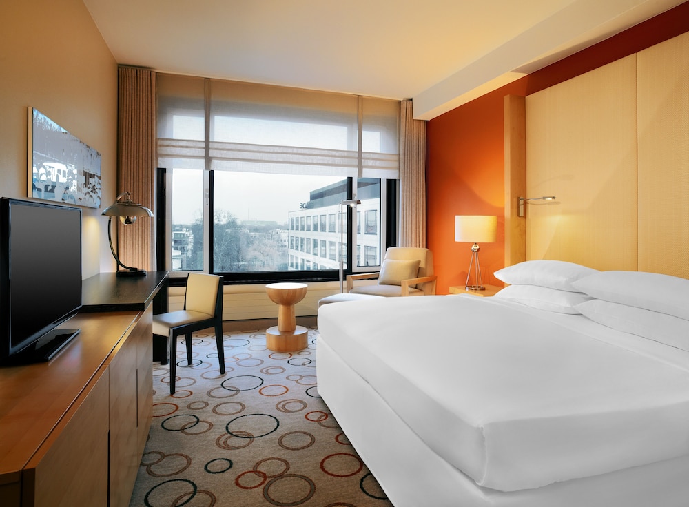 Sheraton Berlin Grand Hotel Esplanade 8