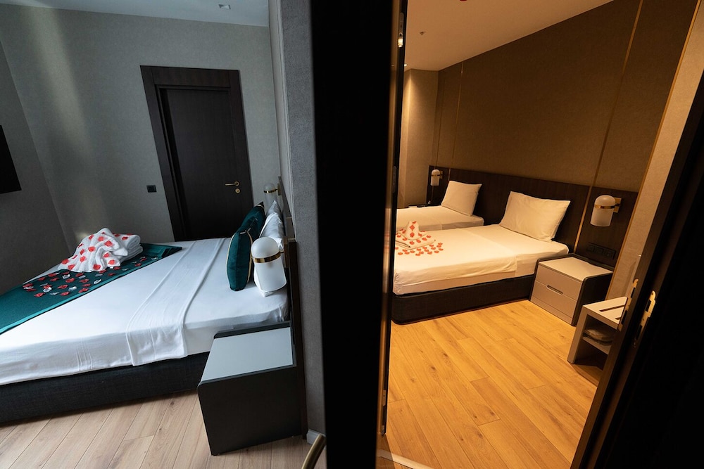 Costera Hotel 6