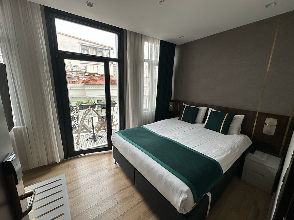 Costera Hotel 24