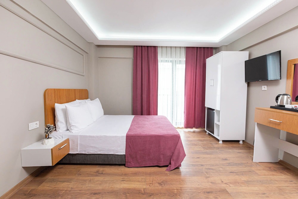 Ria Suites Hotel 9