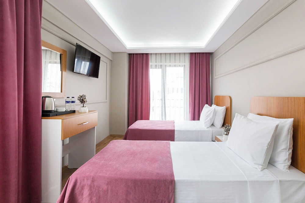Ria Suites Hotel 18