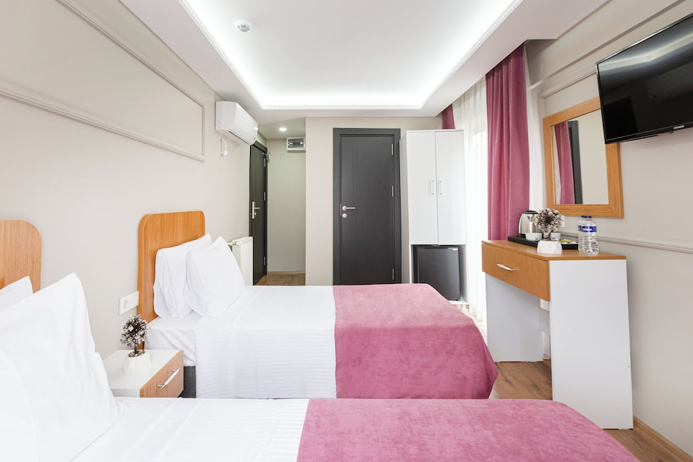 Ria Suites Hotel 6