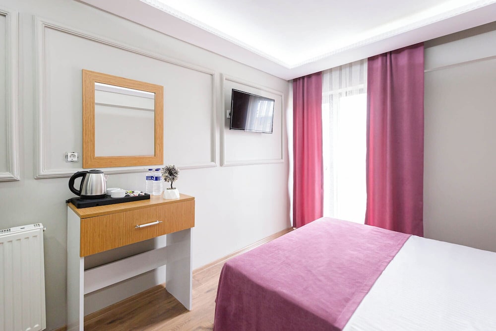 Ria Suites Hotel 15
