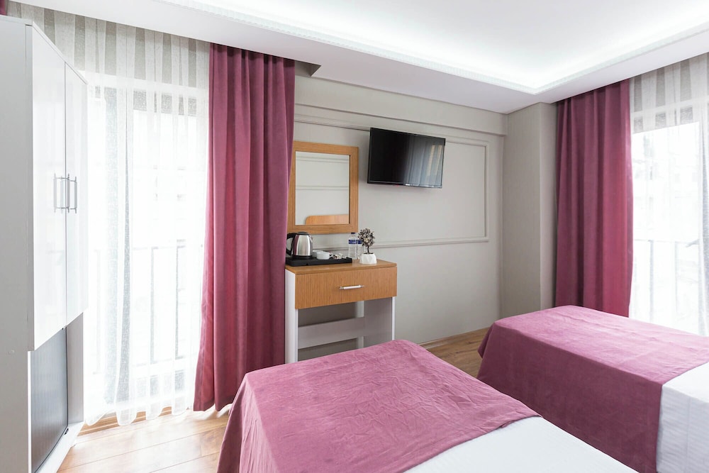 Ria Suites Hotel 20