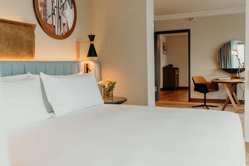 Hilton Frankfurt City Centre 8