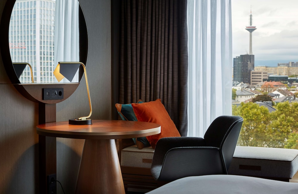 Hilton Frankfurt City Centre 11