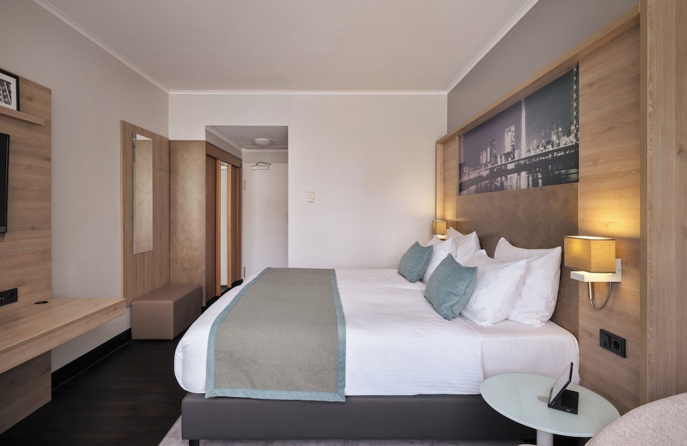 Leonardo Royal Hotel Düsseldorf Königsallee 6