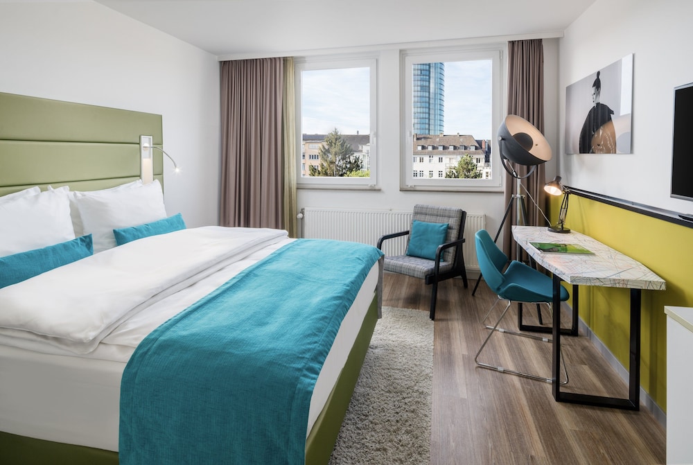 Indigo Düsseldorf - Victoriaplatz 20