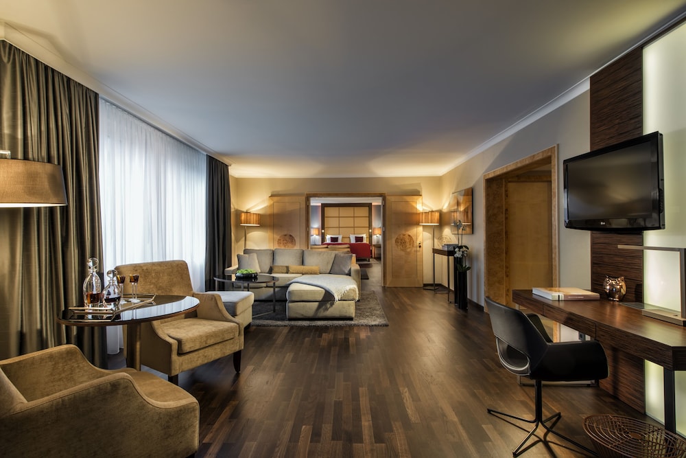 Hotel Palace Berlin 13