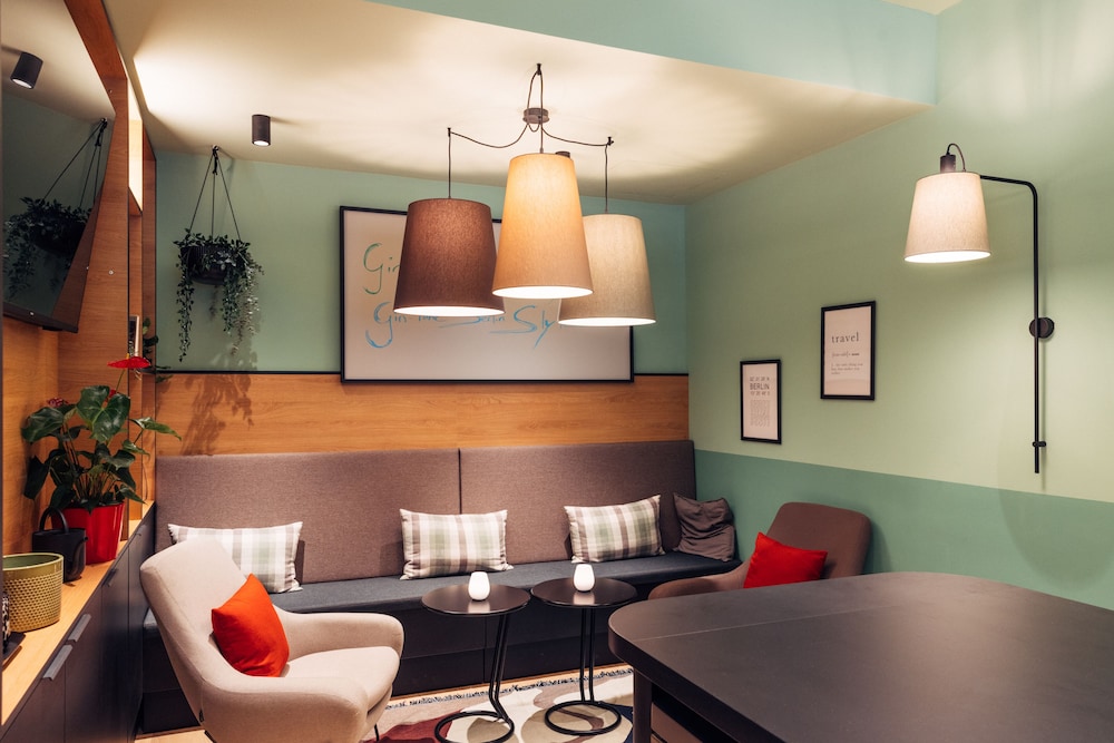 harry's home Berlin Moabit 7