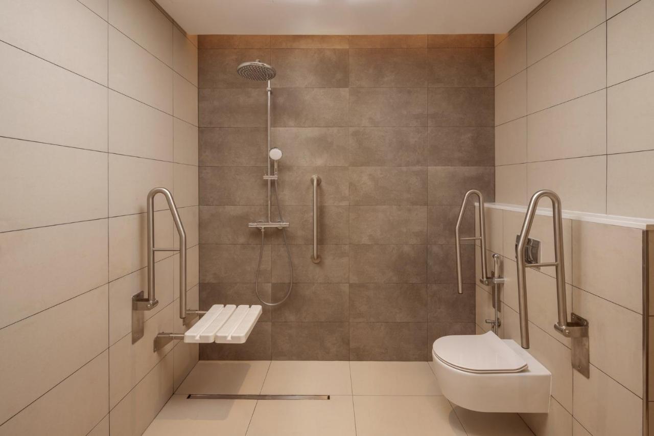 Holiday Inn Dubai Business Bay 7