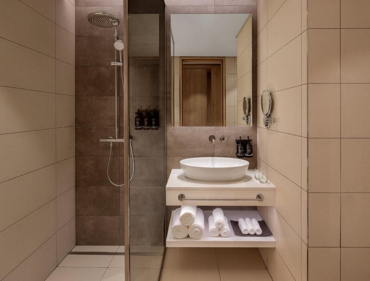 Holiday Inn Dubai Business Bay 9