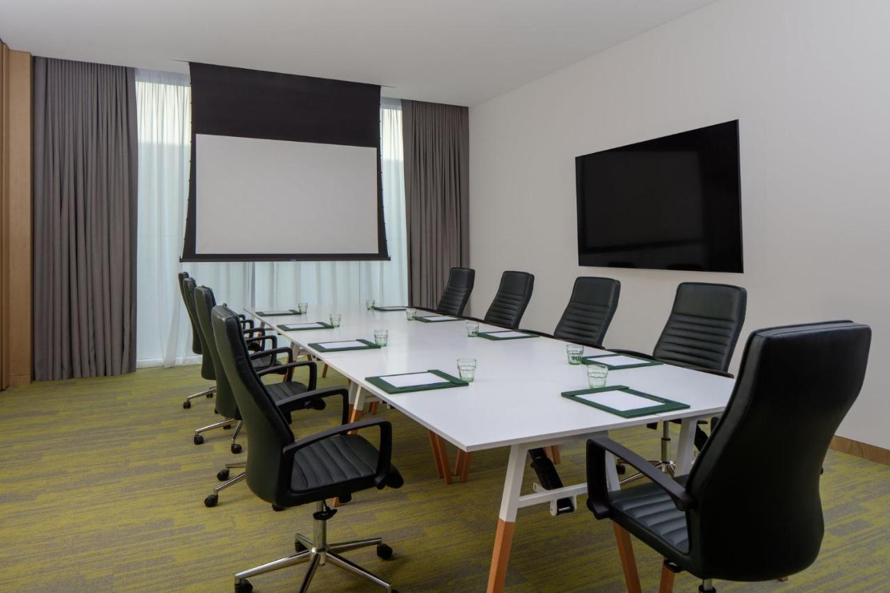 Holiday Inn Dubai Business Bay 13