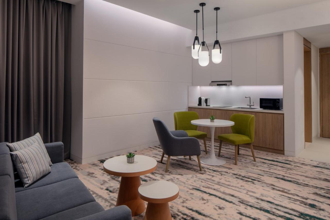 Holiday Inn Dubai Business Bay 20