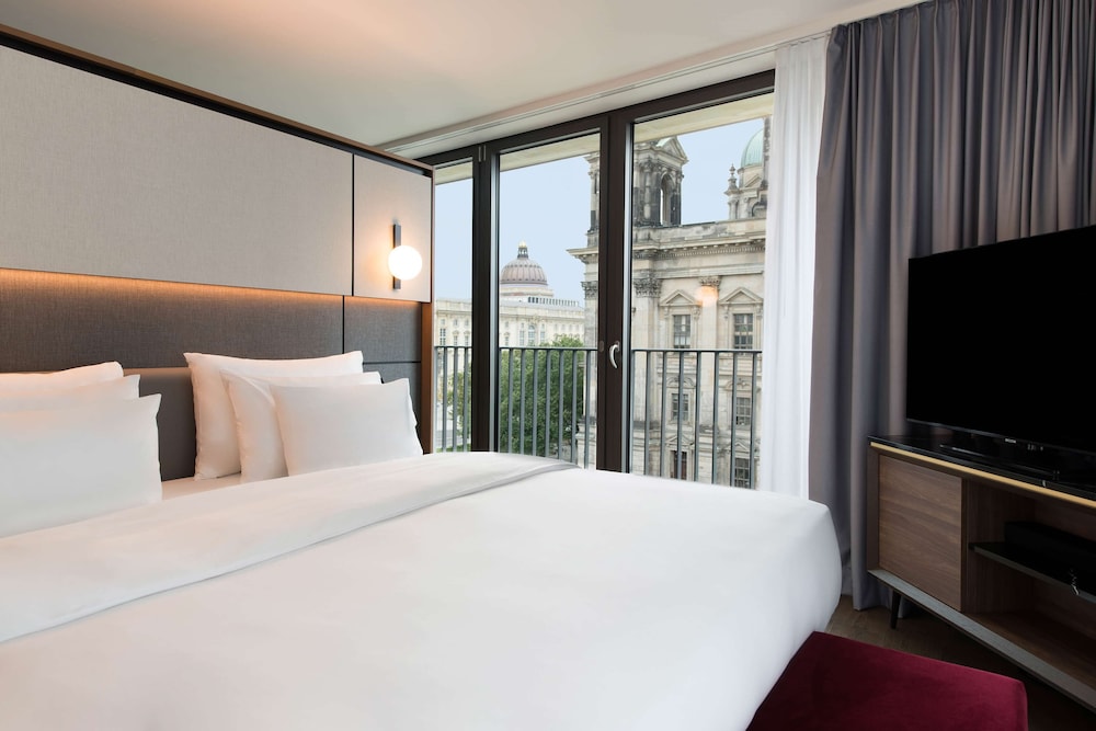 Radisson Collection Hotel, Berlin 10