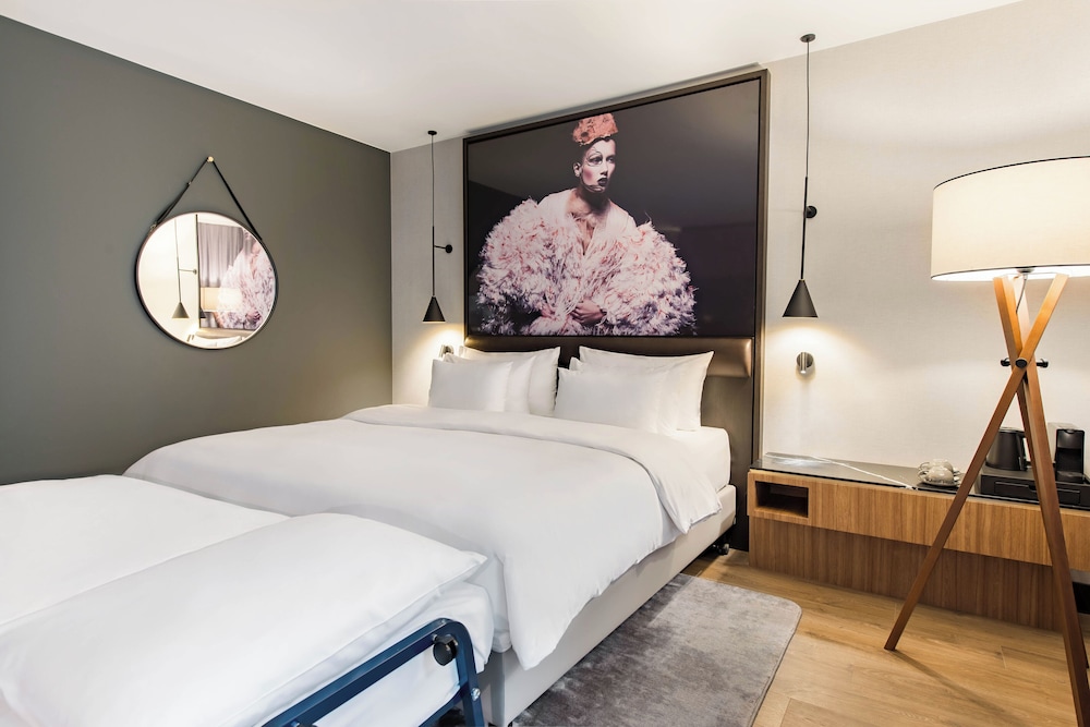 Radisson Collection Hotel, Berlin 9