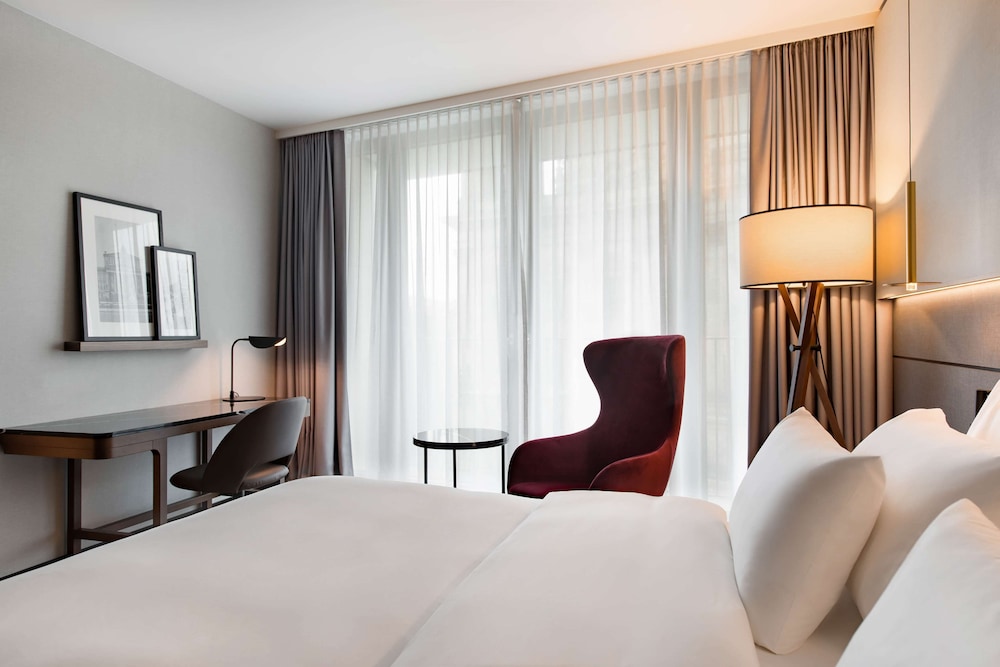 Radisson Collection Hotel, Berlin 11