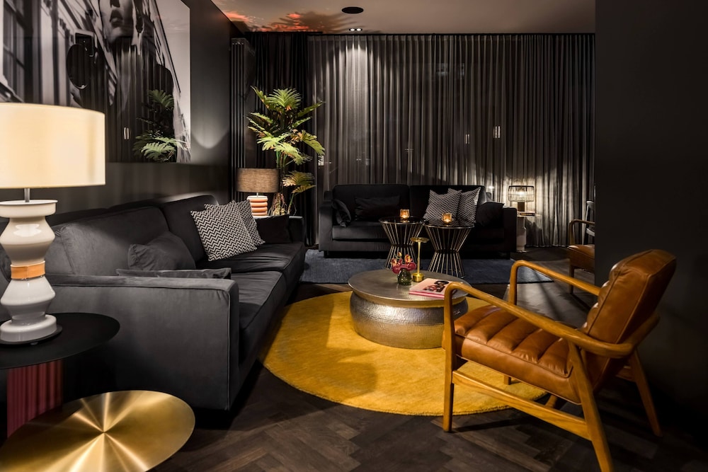 Hotel AMANO Düsseldorf 5