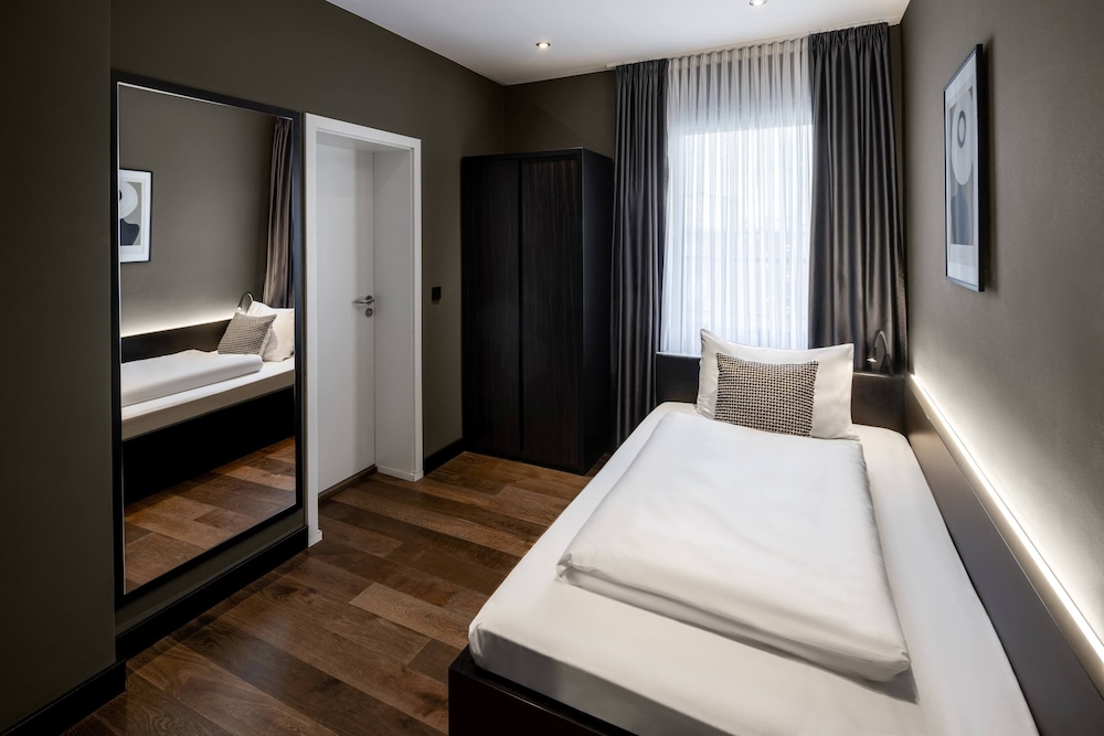 Hotel AMANO Düsseldorf 12