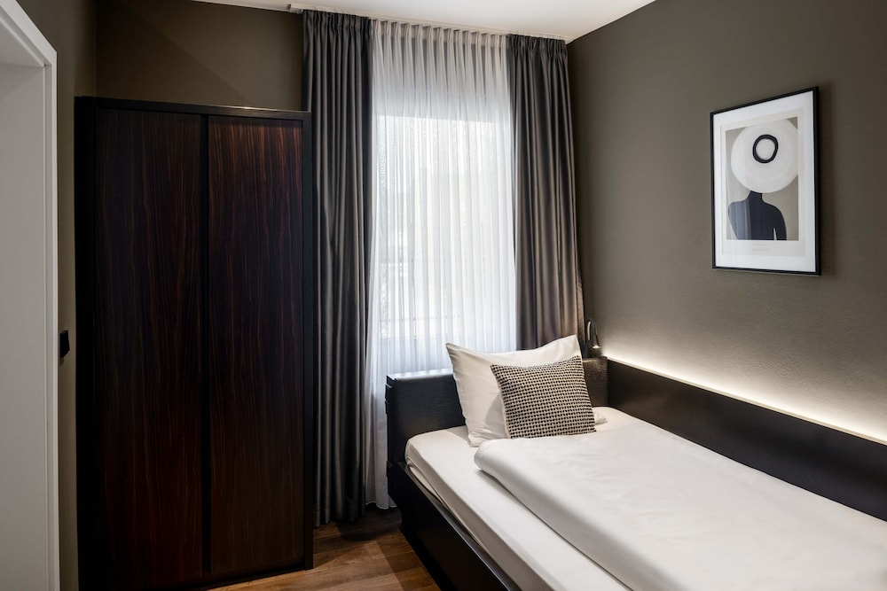 Hotel AMANO Düsseldorf 14