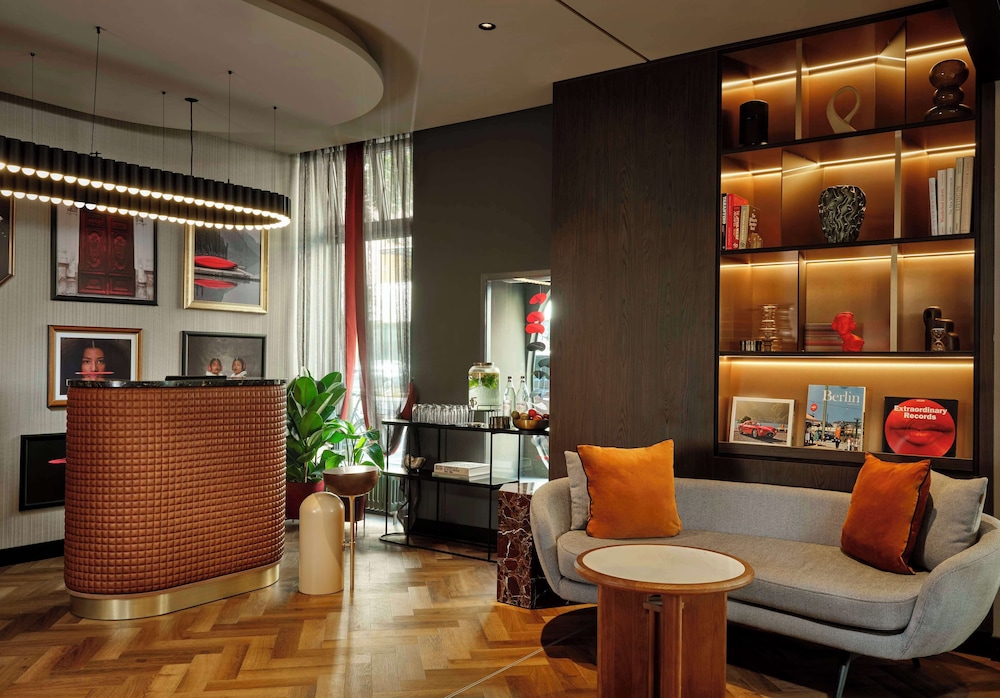 Radisson RED Berlin Kudamm 8